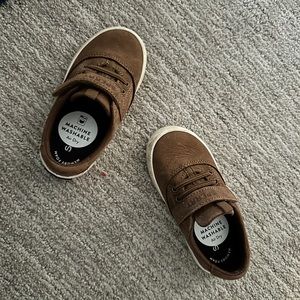 Kid sperry shoes